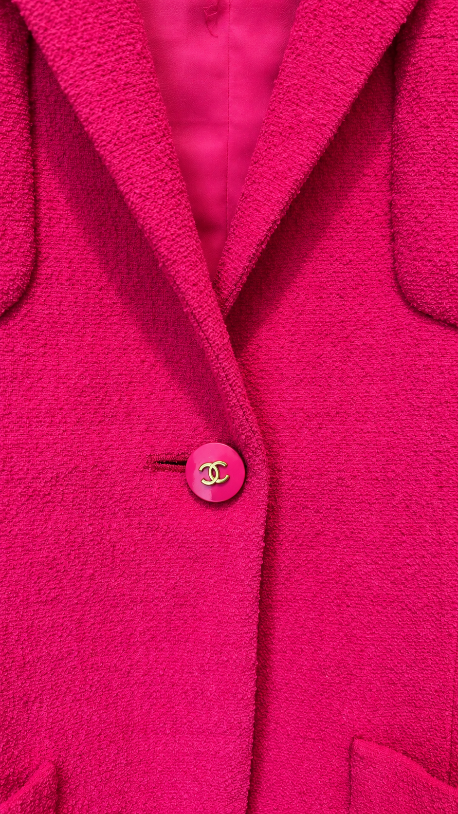 Veste Chanel Boutique rose fuchsia – Boutons CC dorés taille 38