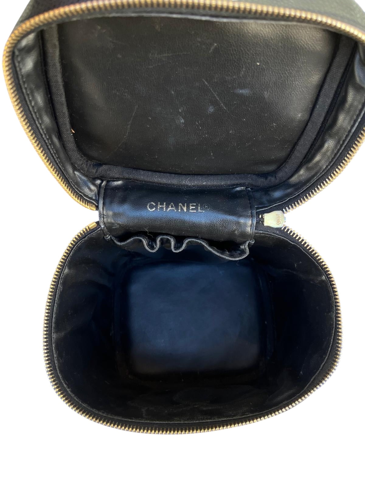 Chanel black grained leather vanity case – embossed CC logo