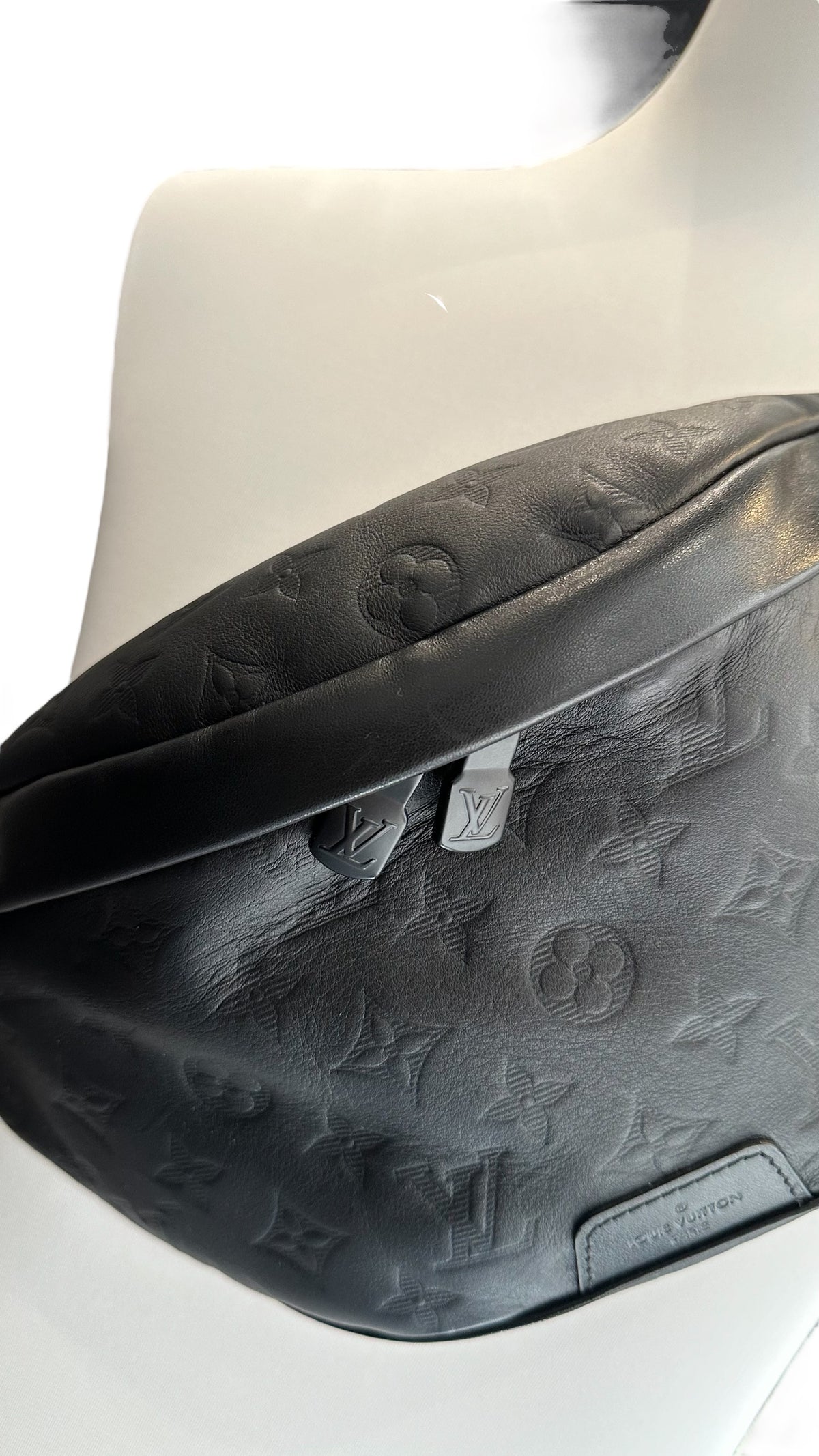 Louis Vuitton Discovery PM – Belt Bag