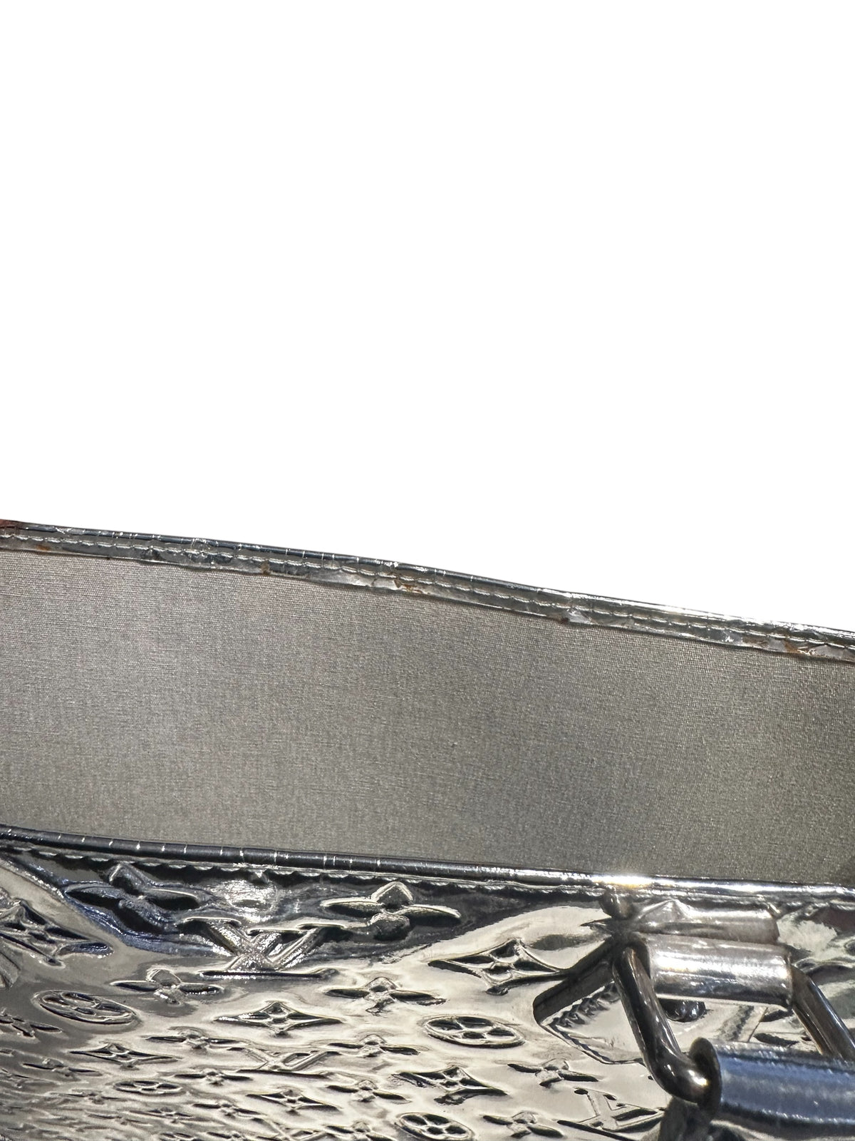 Louis Vuitton Sac Plat – Monogram Miroir Argenté – Édition 2009 – Bon état