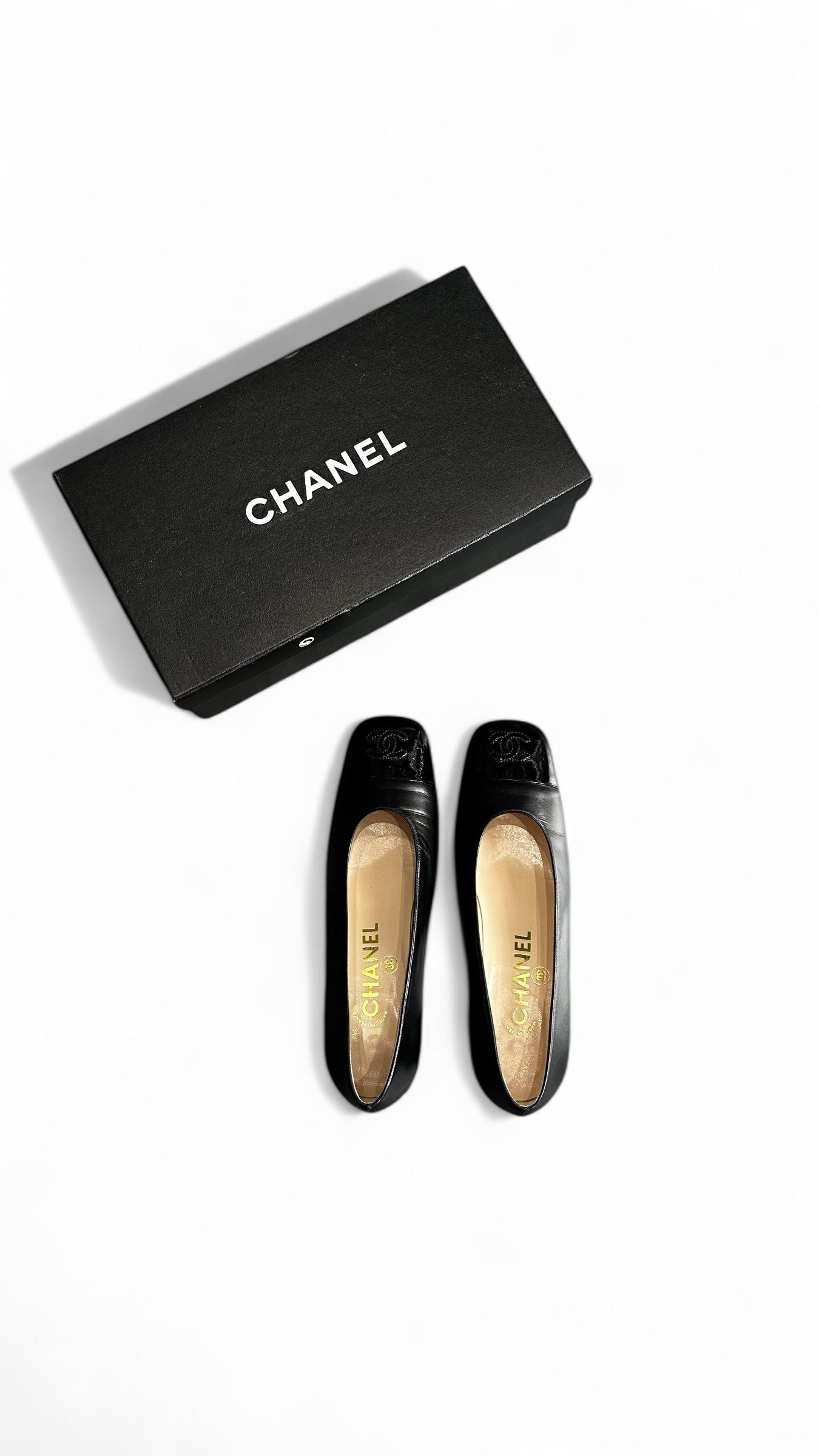Chanel – Ballerines à talon vintage en cuir noir