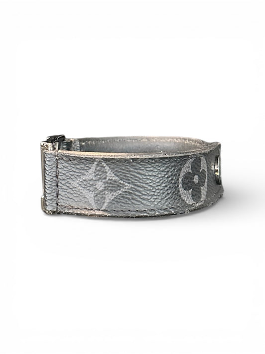 Bracelet Louis Vuitton – Monogram Eclipse, fermoir LV argenté