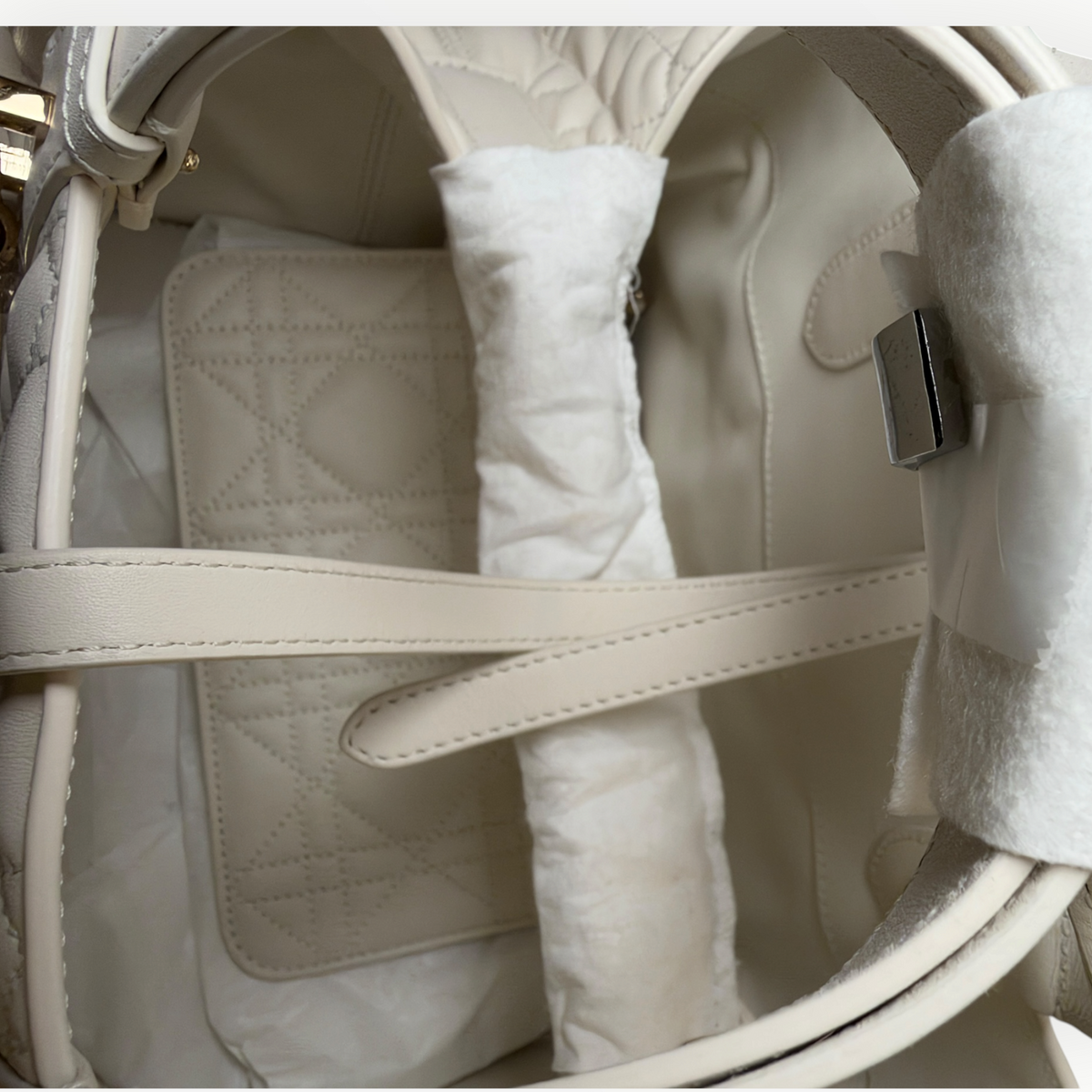 Sac Dior Toujours Medium blanc en cuir