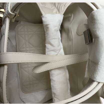 Sac Dior Toujours Medium blanc en cuir