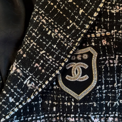 Veste Chanel en tweed noir et blanc – Collection 2005