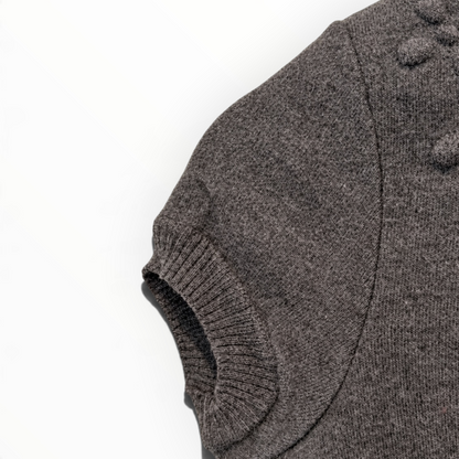 Top Chanel en maille gris anthracite, détail collier – Collection 2007 – Taille 38