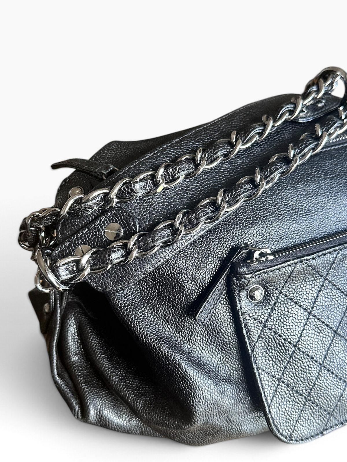 Chanel « Pocket in the City » en cuir caviar noir