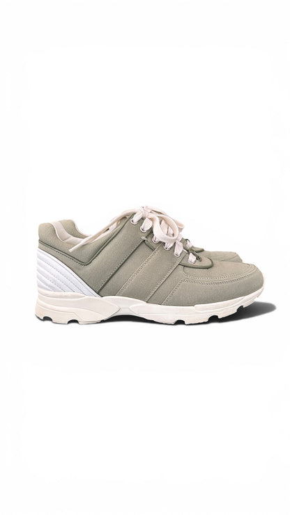 Chanel CC Logo Sneakers Toile Kaki Clair – Taille 39,5