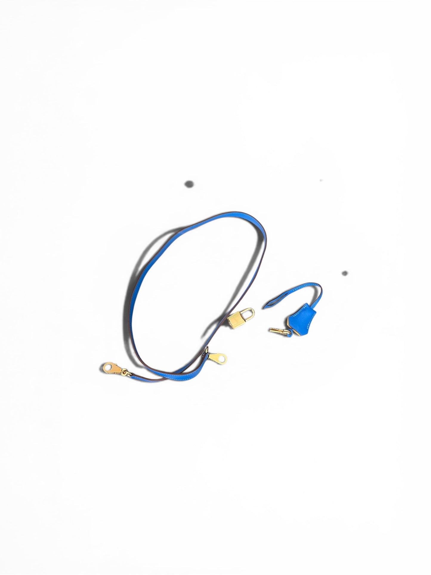 Hermès Kelly 28 Sellier Bleu Zanzibar – Commande Spéciale 2022 – Cuir Swift & Intérieur Jaune cuir togo
