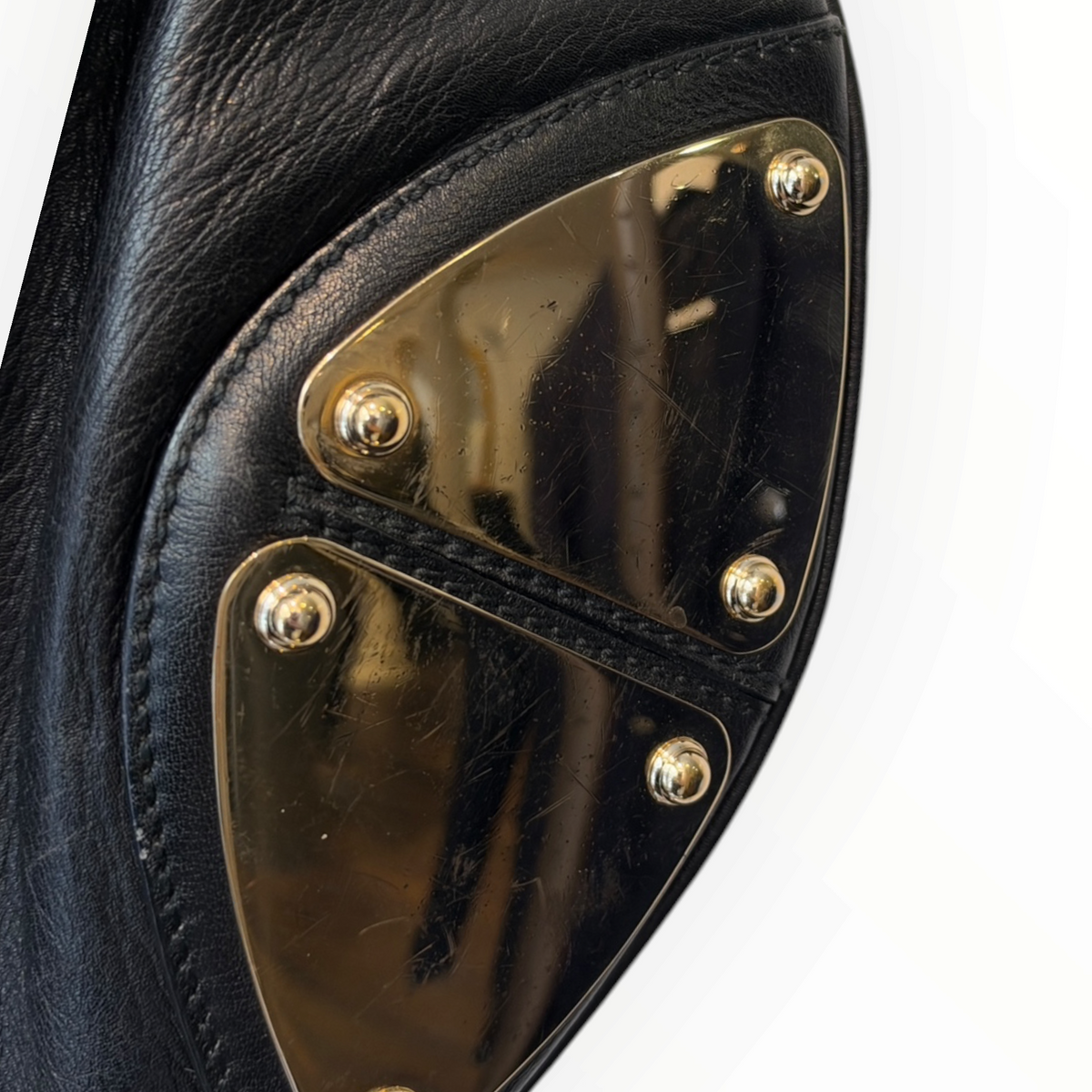 Sac Gucci Indy en cuir noir – Détails bambou et métal doré