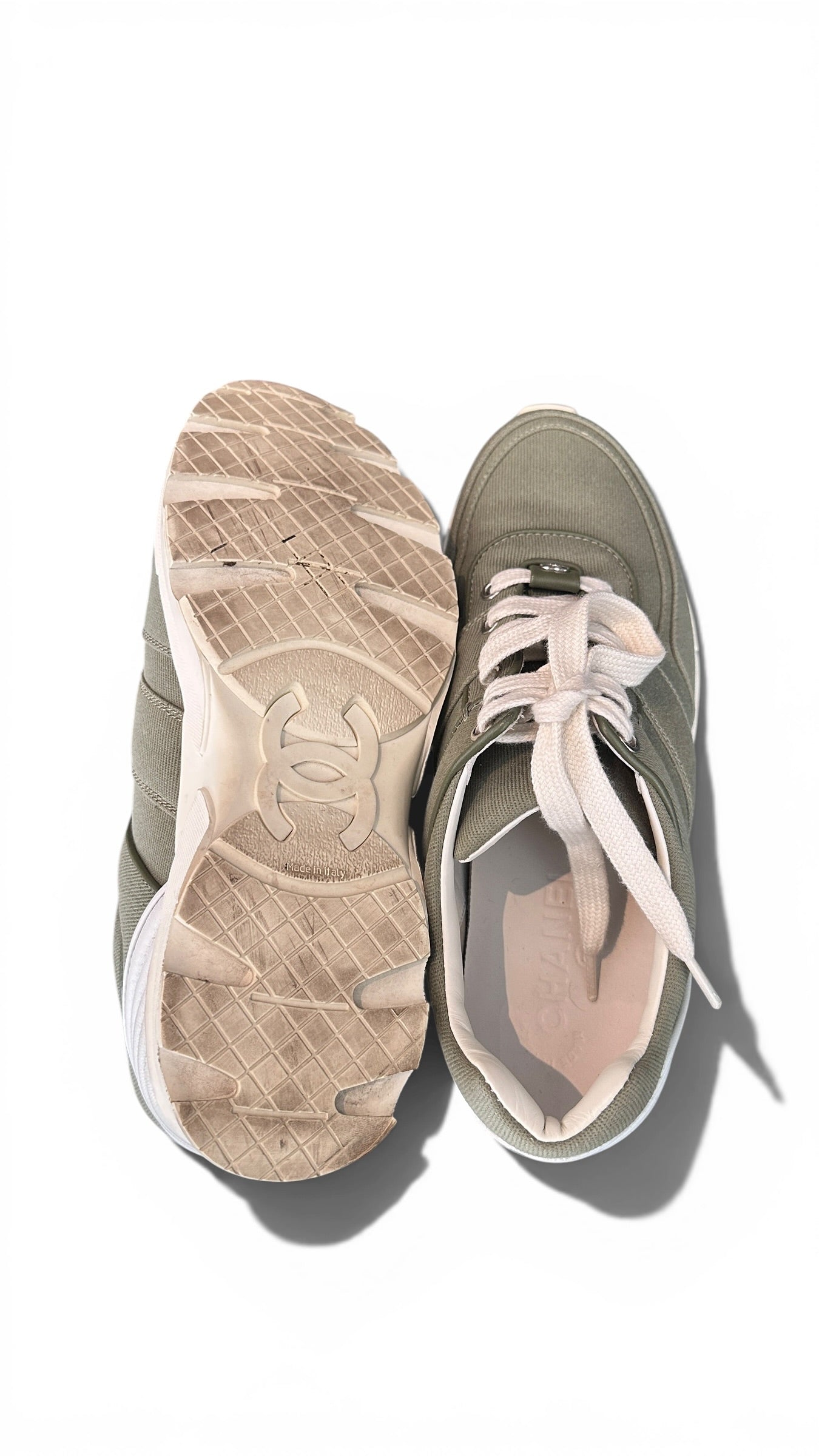 Chanel CC Logo Sneakers Toile Kaki Clair – Taille 39,5