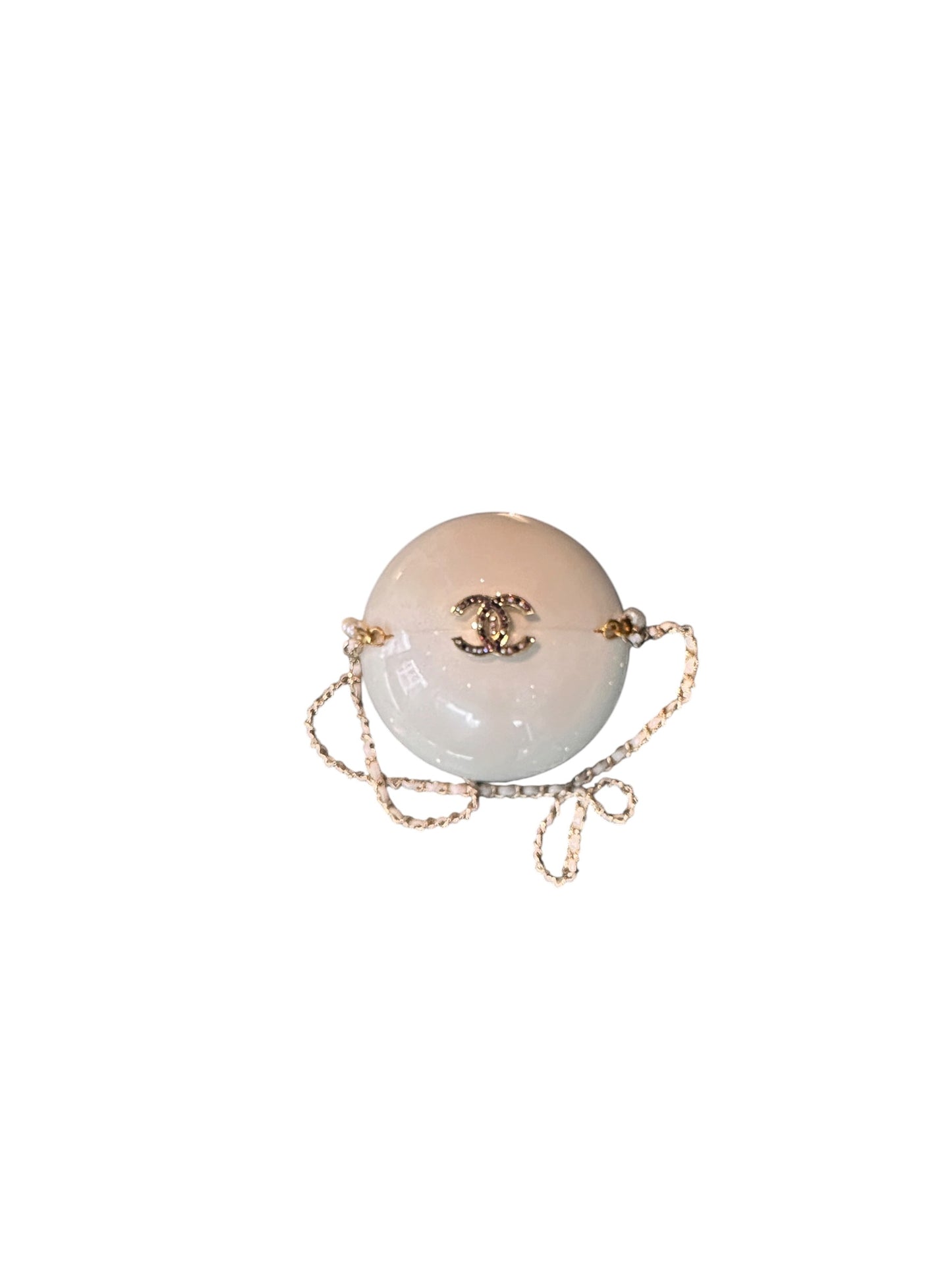 Chanel – Minaudière Pearl Ball Blanc Nacré avec Bandoulière Perles