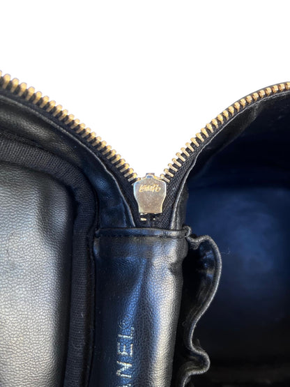 Chanel black grained leather vanity case – embossed CC logo