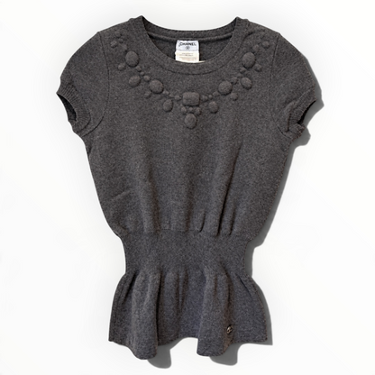 Top Chanel en maille gris anthracite, détail collier – Collection 2007 – Taille 38