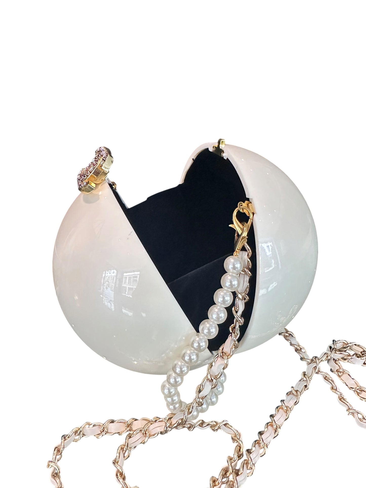 Chanel – Minaudière Pearl Ball Blanc Nacré avec Bandoulière Perles