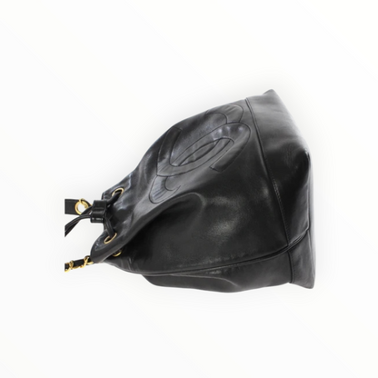 Sac seau Chanel en cuir noir