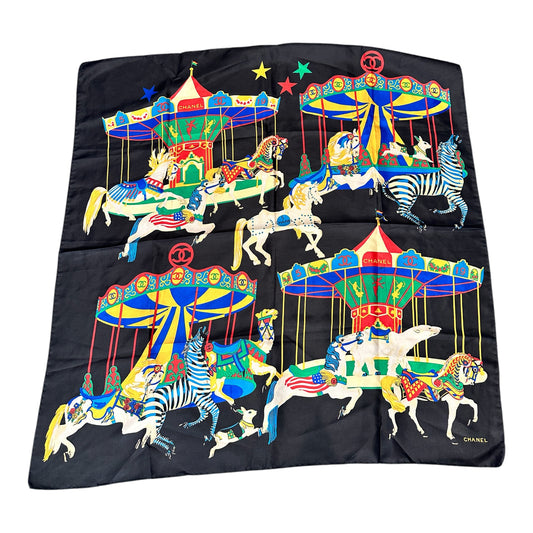 Carré Chanel « Carousel » Vintage – Soie Multicolore sur fond Noir