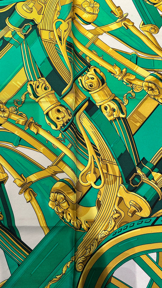 Carré Hermès en soie 90 cm 'Rythmes'