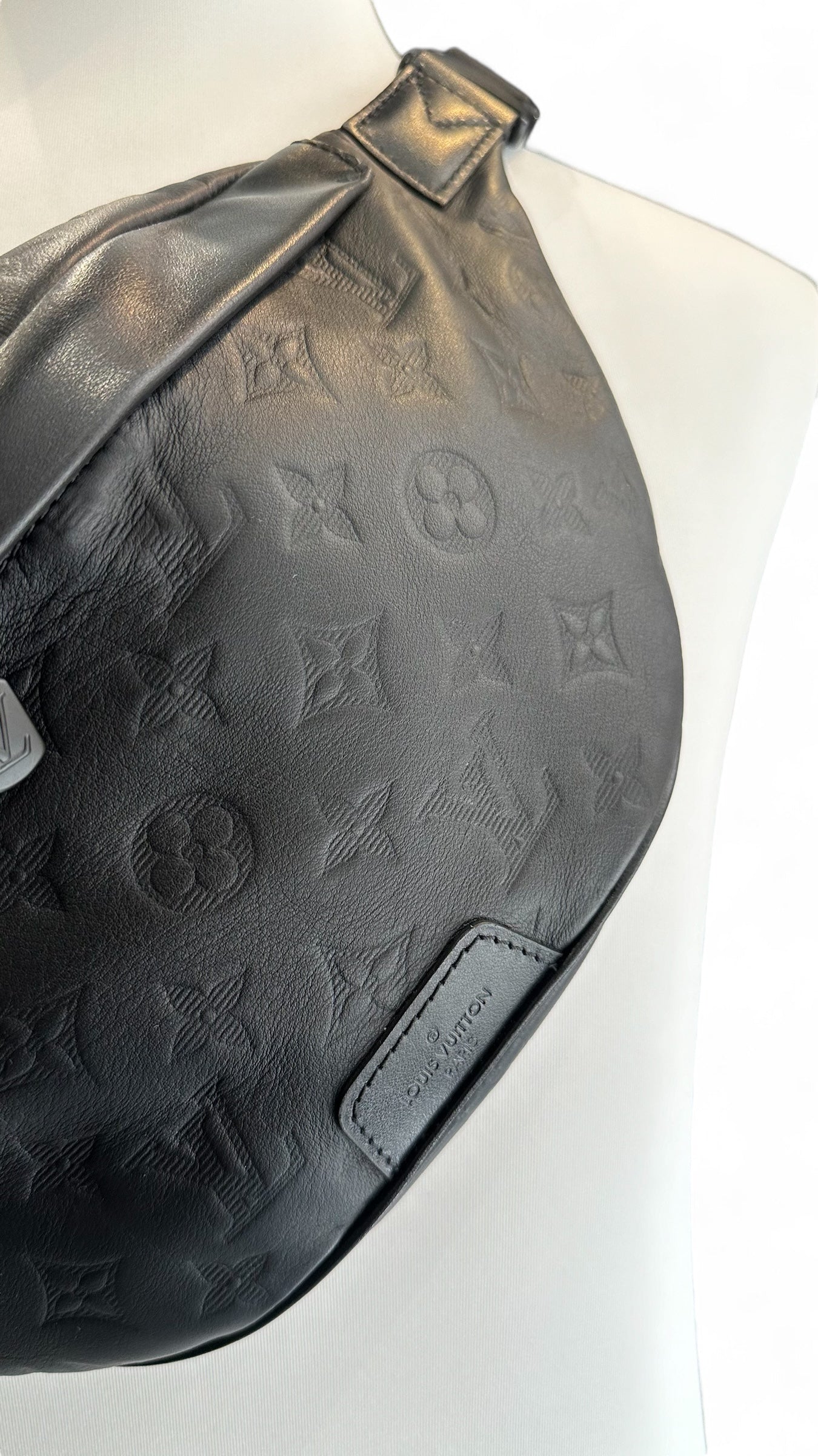 Louis Vuitton Discovery PM – Belt Bag