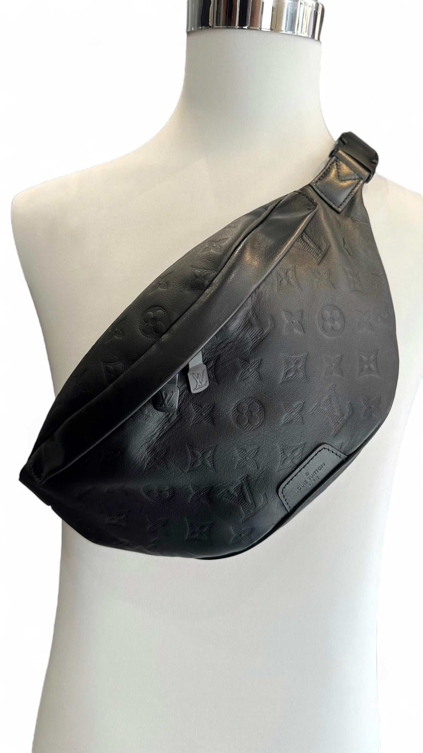 Louis Vuitton Discovery PM – Belt Bag