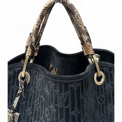 Louis Vuitton KHOL -  Limited Edition