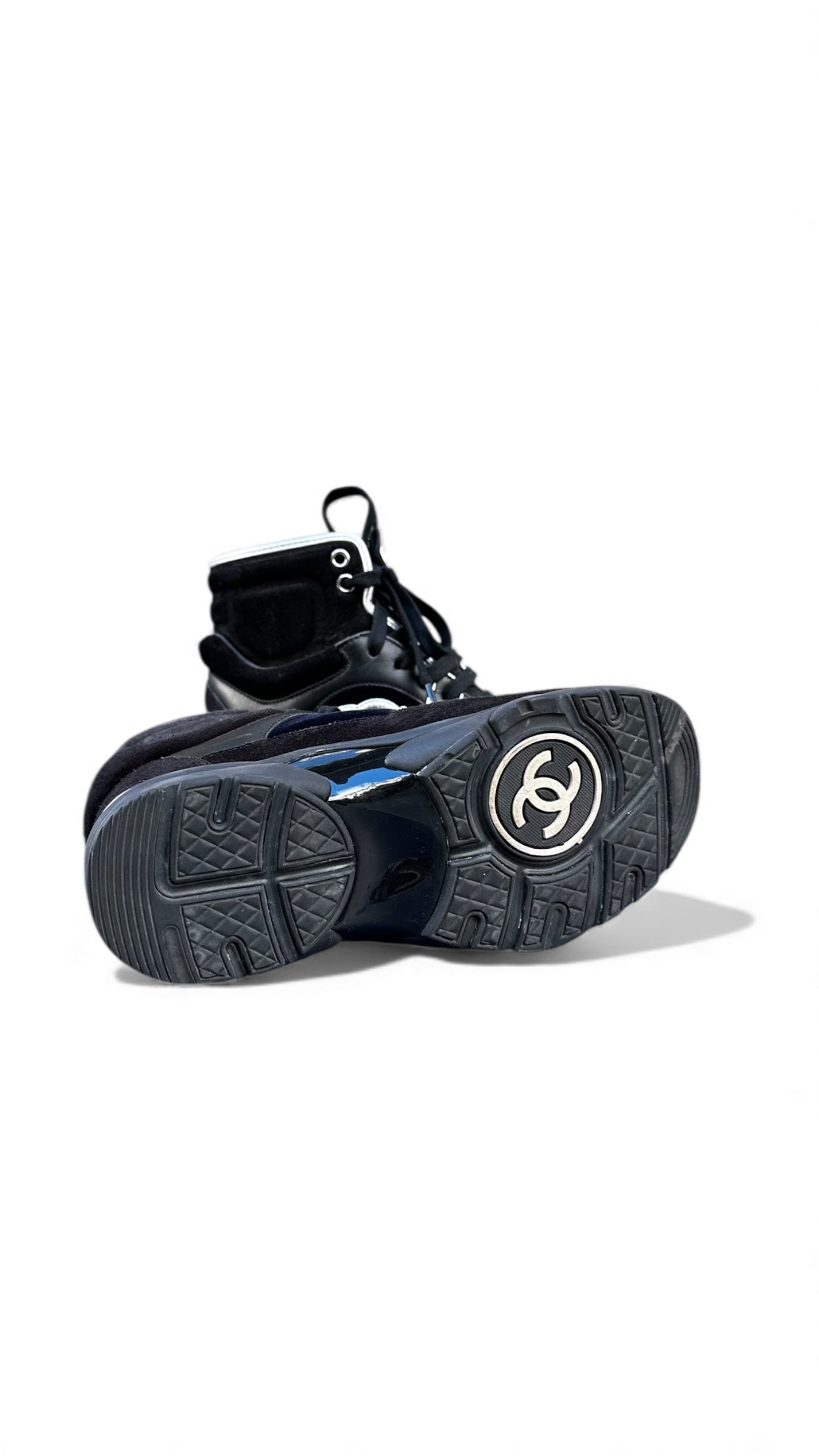 Sneakers Montantes Chanel – Noir, Bleu Marine & Blanc
