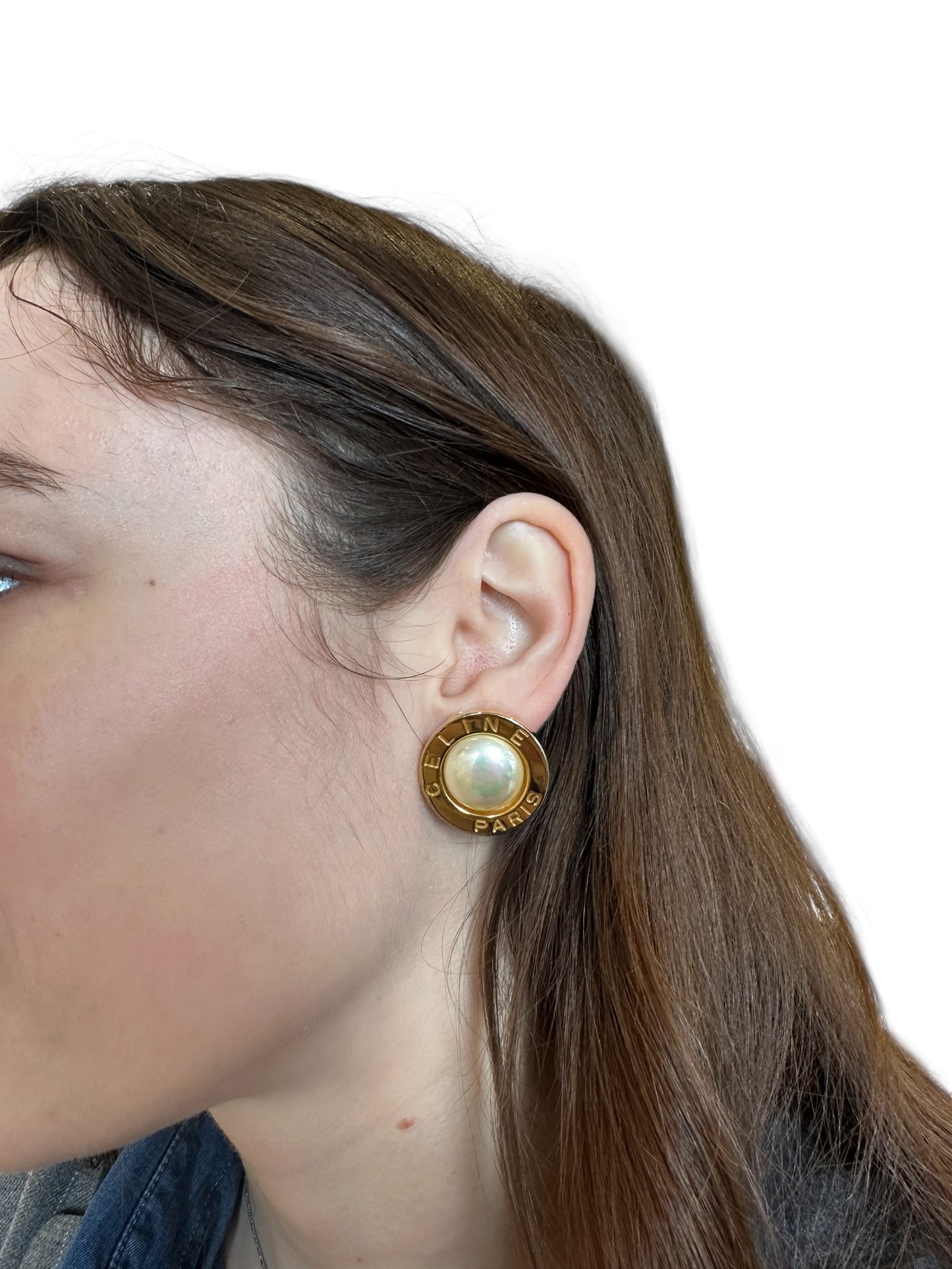 Boucle d’oreille CELINE vintage à clip – perle nacrée centrale