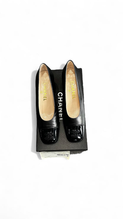 Chanel – Ballerines à talon vintage en cuir noir