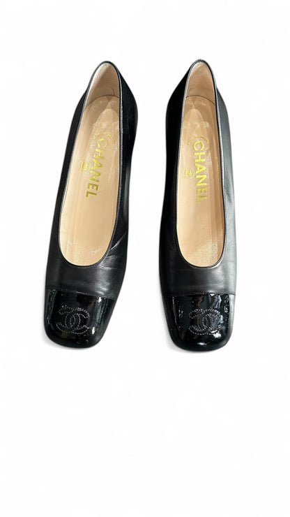 Chanel – Ballerines à talon vintage en cuir noir