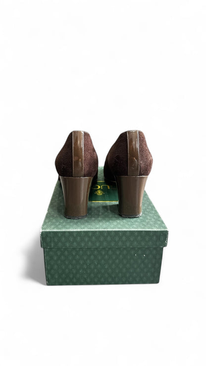 Gucci – Escarpins en daim et cuir verni brun