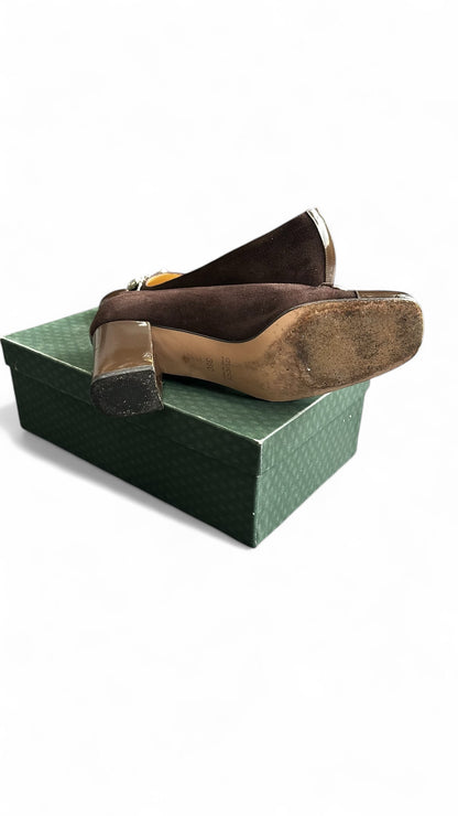 Gucci – Escarpins en daim et cuir verni brun
