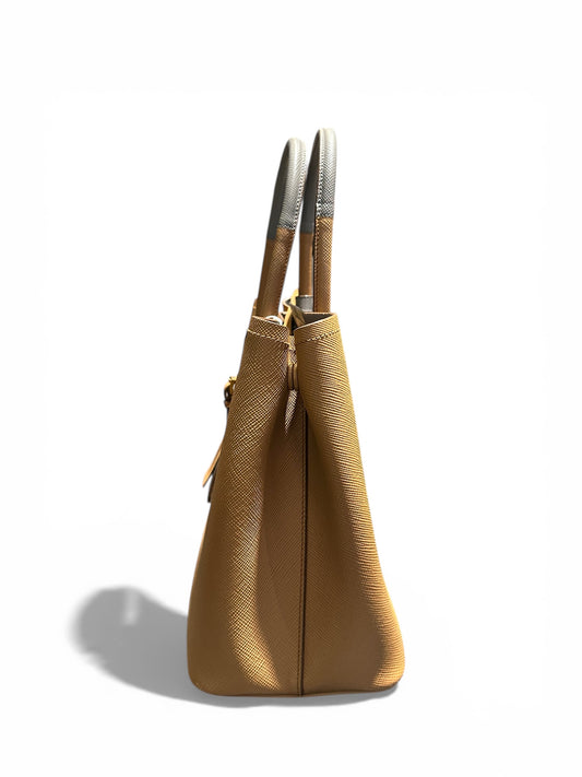 PRADA – Sac cabas Saffiano cuir camel / noisette gris