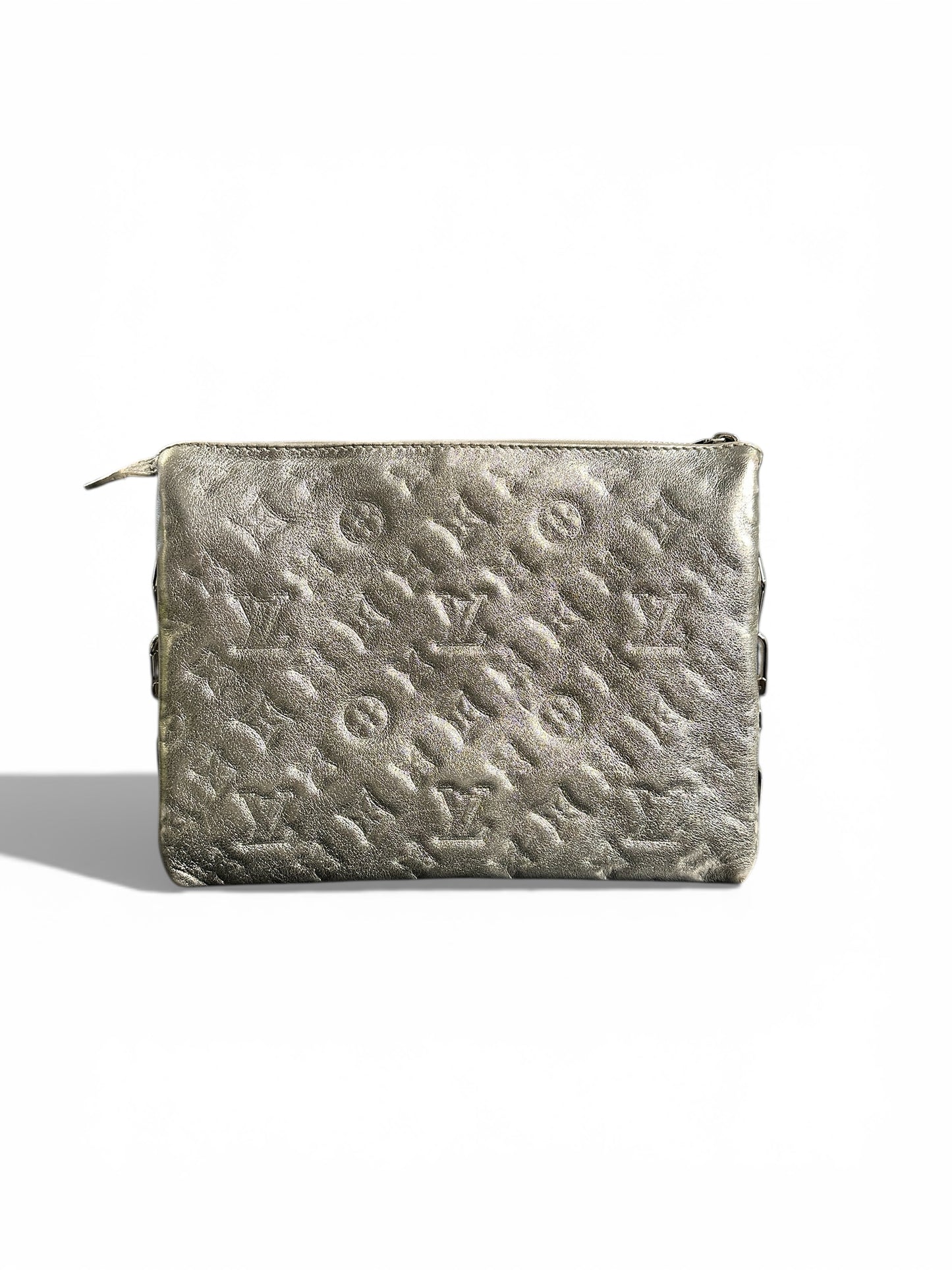 Louis Vuitton– Sac coussin chaîne Monogram Empreinte métallisée (argent)