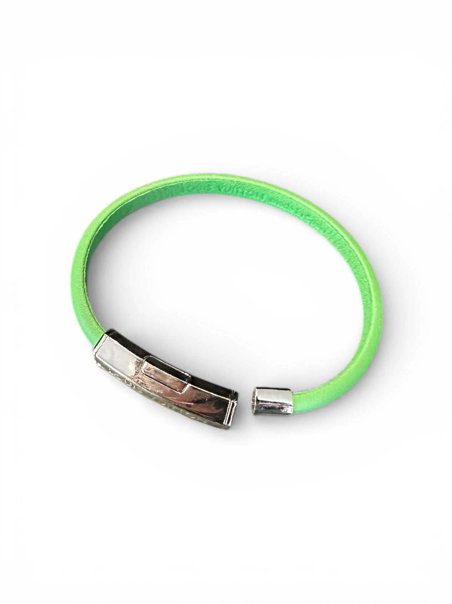 Louis Vuitton Bracelet – Green leather, silver logo plate
