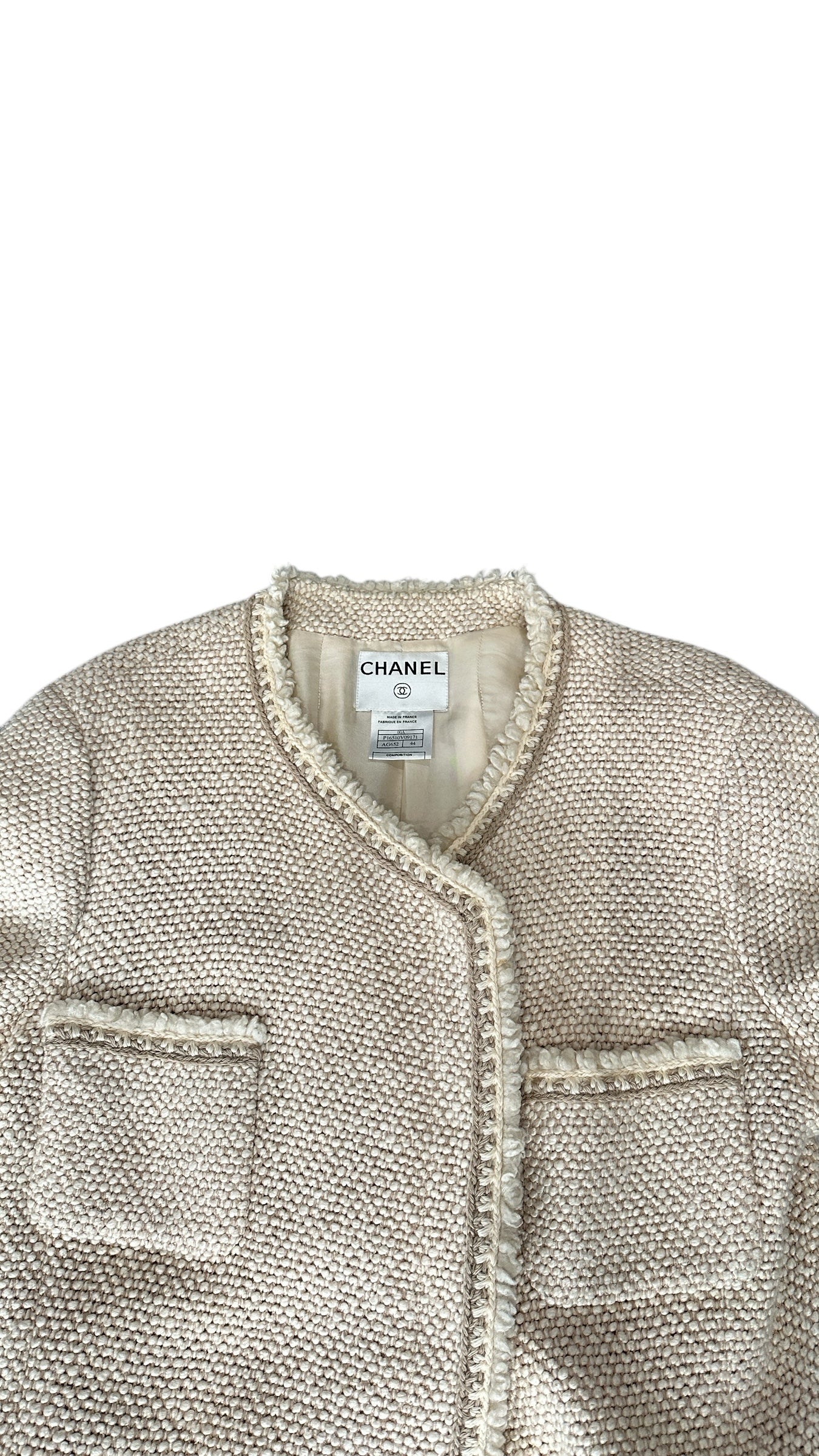 Manteau Chanel en tweed bouclé écru – Fermeture bijou siglée