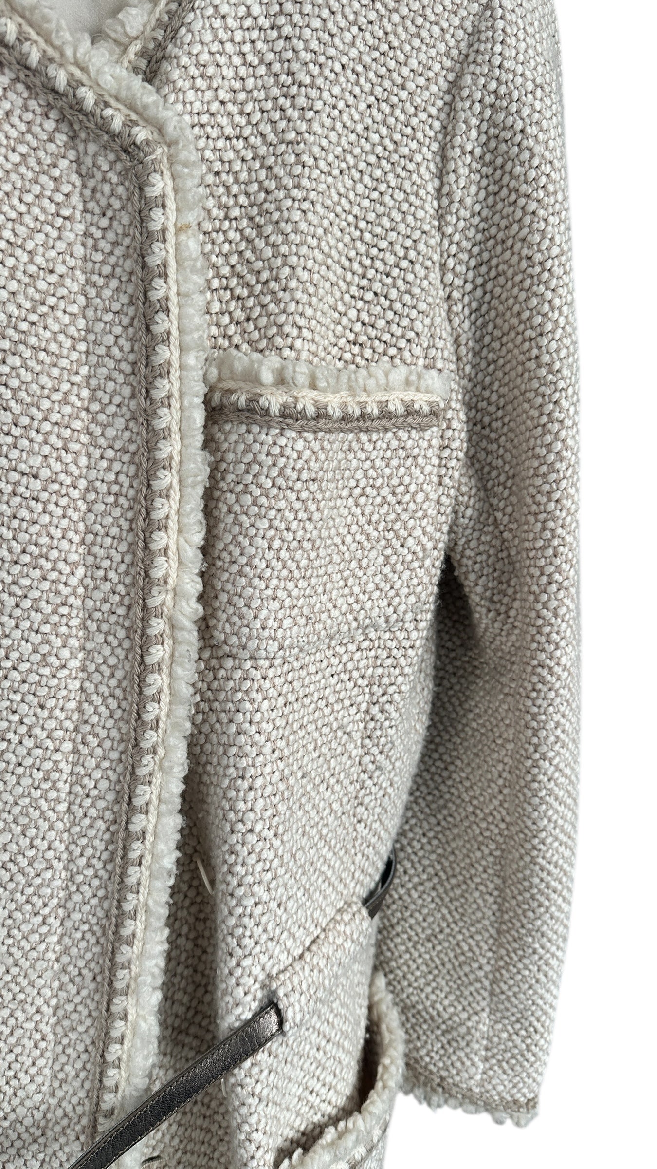 Manteau Chanel en tweed bouclé écru – Fermeture bijou siglée
