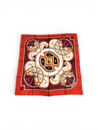 Hermès Carré 90 “Carriage de Washington” – Soie – Bordeau/ Rouge