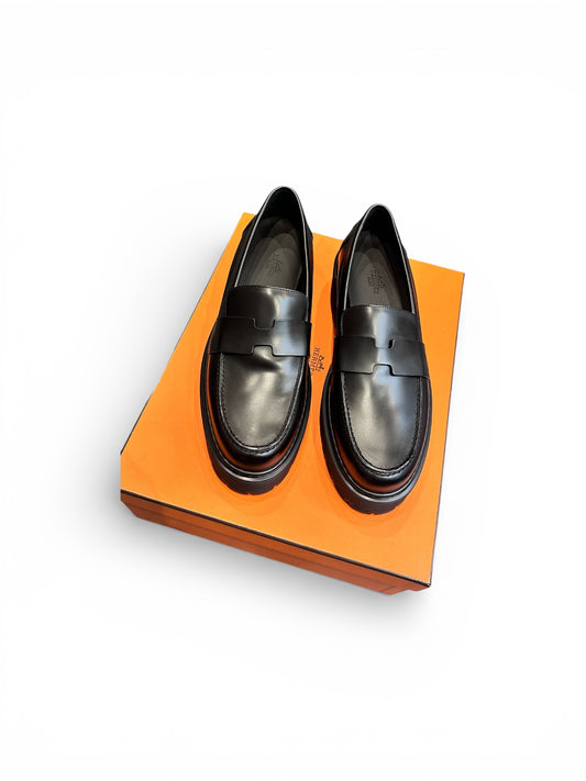Hermès Hitch Loafers – Black Leather